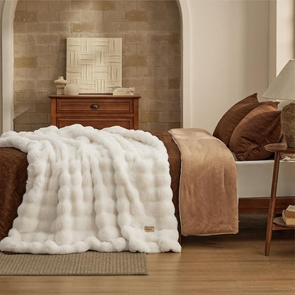 Bedsure GentleSoft Fluffy Fuzzy Twin Blanket, Soft Cozy Fleece Faux Fur Blanket for Twin Size Bed, Cream Decorations Minky Velvet Couch Cover, Thick Warm Plush Women Men Birthday Gifts, 870GSM, Cream