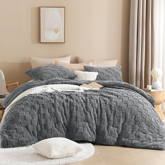 Litanika Fluffy Full Size Comforter Set Light Grey，3 Pieces Warm Sherpa Fleece Winter Bedding Set, Jacquard Checkered Plush Fuzzy Bed Set(1 Comforter, 2 Pillowcases)
