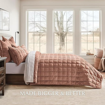 EVERGRACE 3 Pieces Luxurious Velvet Quilt Queen Size, Ultra Soft Bedspread Coverlet Set, Double Box Stitch Lightweight Velvet Comforter for All Season with 2 Shams, Terracotta Clay, 108"x96"