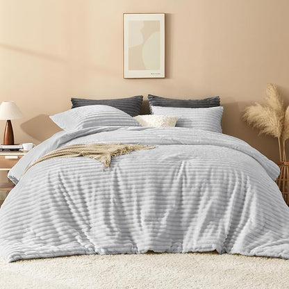 Andency Fleece Full Comforter Set, 3 Pieces Light Grey Comforter Set for Full Size Bed, Soft Warm Fluffy Fuzzy Bedding Set for Winter (1 Comforter & 2 Pillowcases)