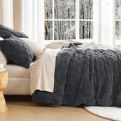Litanika Fluffy Full Size Comforter Set Dark Grey, 3 Pieces Warm Sherpa Fleece Winter Bedding Set, Jacquard Checkered Plush Fuzzy Bed Set(1 Comforter, 2 Pillowcases)