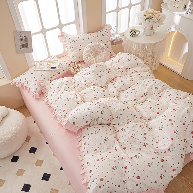 HighBuy Strawberry Print Comforter Set Twin XL White Pink Ruffle Strawberry Bedding Set for Toddler Baby Girls Boy Ruffle Comforter with 2 Pillowcases Fluffy Cute Bedding Comforters Twin