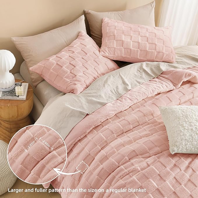 Litanika Fluffy Queen Size Comforter Set Pink，3 Pieces Warm Sherpa Fleece Winter Bedding Set, Jacquard Checkered Plush Fuzzy Blanket Bed Set(1 Comforter, 2 Pillowcases)