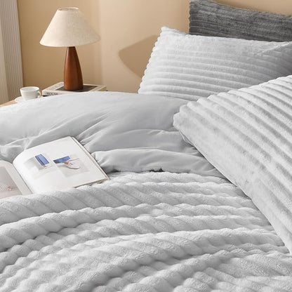 Andency Fleece California King Comforter Set, 3 Pieces Light Grey Comforter Set for California King Size Bed, Soft Warm Fluffy Fuzzy Bedding Set for Winter (1 Comforter & 2 Pillowcases)