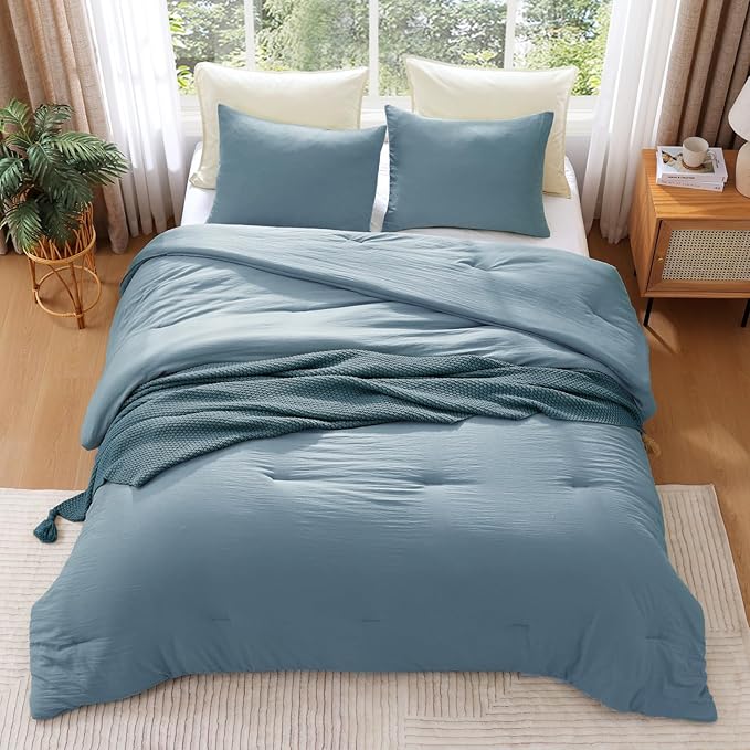 WRENSONGE King Size Comforter Set - 3 Pieces Dusty Blue Comforter Prewashed Soft Lightweight for All Seasons,Fluffy Down Alternative Comforter King Size with 2 Pillow Shams