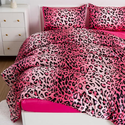 A Nice Night Leopard Printed，Satin Silky Soft Quilt Sexy Luxury Super Soft Microfiber Comforter Quilt Bedding Comforter Set Full/Queen, Light Weighted (Pink, King(88-by-102-inches))