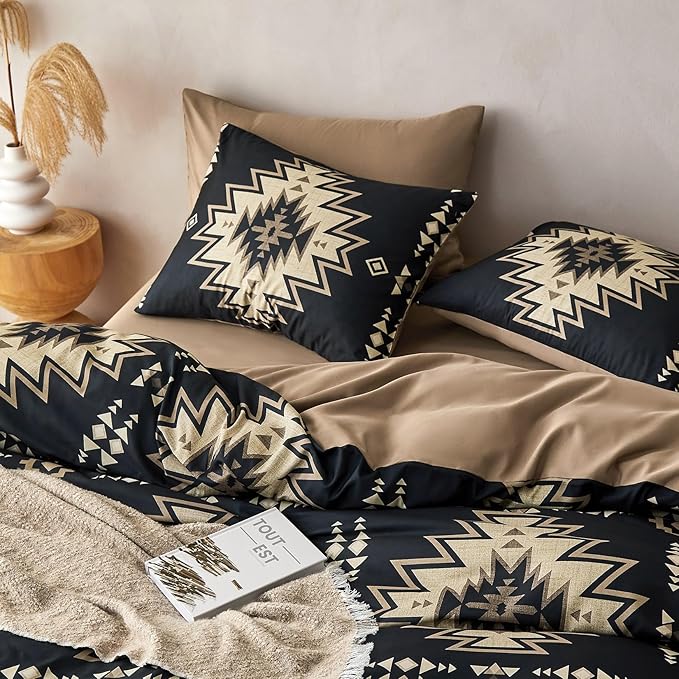 Wake In Cloud - Western Comforter Set, Boho Southwestern Rustic Farmhouse Style with Aztec Geometric Block Pattern, Soft Lightweight Bedding, 3 Pieces, Tan Black, Queen Size
