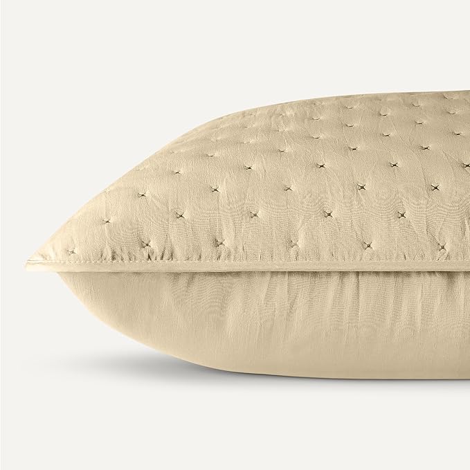 Amazon Basics Brushed Microfiber Quilt Set, Extra Soft with Natural Texture, 3-Piece, King, Beige
