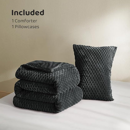 Petrichor Fluffy Twin Comforter Set - Ultra-Soft Black Flannel Thick Comforter for Queen Bed, Luxury Warm Bedding Set for Winter & Fall, Cozy Fuzzy Bed Set 2 Pieces (1 Comforter & 1 Pillowcase)