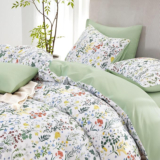 Wake In Cloud - Floral Comforter Set, Shabby Chic Cottage Garden Botanical Flower Style with Elegant Wildflower Pattern, Soft Lightweight Bedding, 3 Pieces, Multicolor Green, Full Size