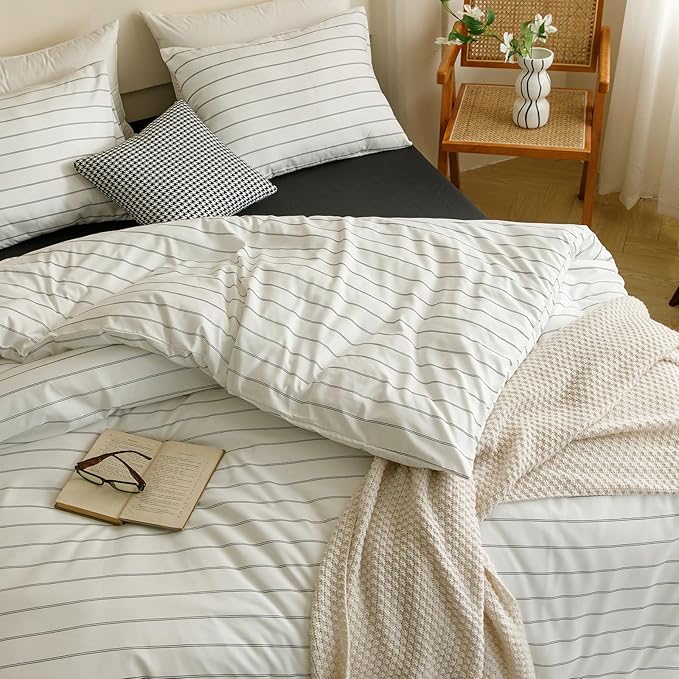 CLOTHKNOW Striped King Size Comforter Set White Black Bedding Comforter Sets Farmhouse Black Stripes Comforter with 2 x Pillow Cases