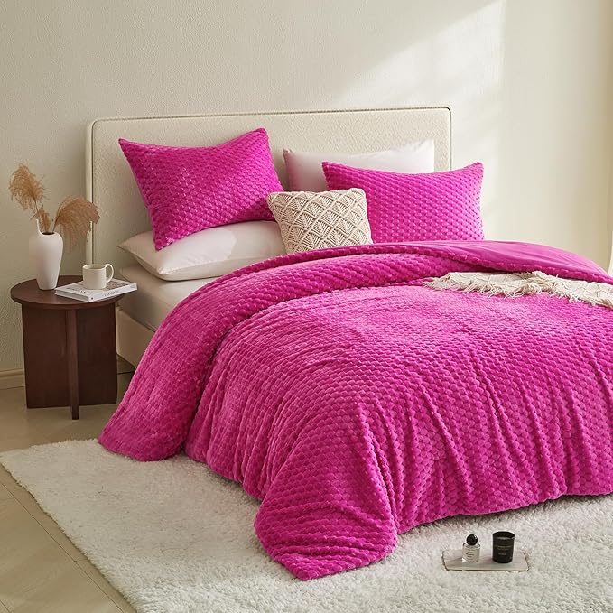 Petrichor Fluffy King Comforter Set - Ultra-Soft Pink Flannel Thick Comforter for King Bed, Luxury Warm Bedding Set for Winter & Fall, Cozy Fuzzy Bed Set 3 Pieces (1 Comforter & 2 Pillowcases)