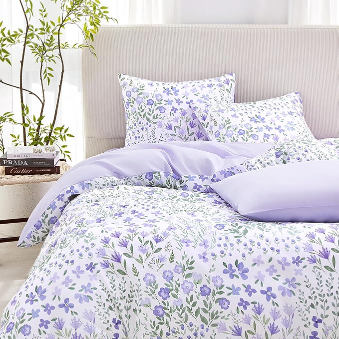 Wake In Cloud - Floral Comforter Set, Farmhouse Cottagecore Style with Romantic Garden Wildflowers and Leaves Pattern, Soft Lightweight Bedding, 3 Pieces, Purple White, Queen Size