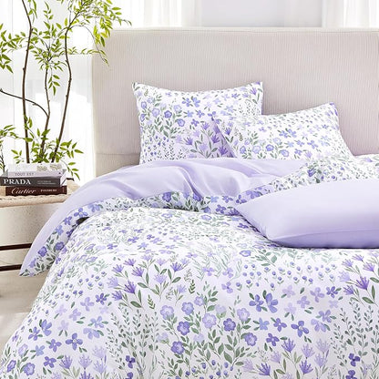 Wake In Cloud - Floral Comforter Set, Farmhouse Cottagecore Style with Romantic Garden Wildflowers and Leaves Pattern, Soft Lightweight Bedding, 3 Pieces, Purple White, Queen Size