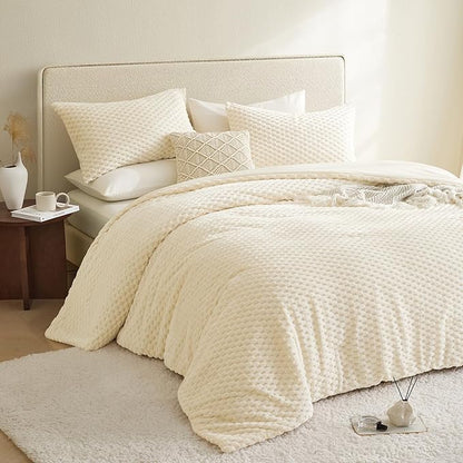 Petrichor Fluffy King Comforter Set - Ultra-Soft Cream White Flannel Thick Comforter for King Bed, Luxury Warm Bedding Set for Winter & Fall, Cozy Fuzzy Bed Set 3 Pieces (1 Comforter & 2 Pillowcases)