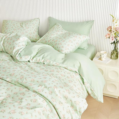 Wake In Cloud - Floral Comforter Set, Coquette Cottagecore Aesthetic Flower Shabby Chic Pattern for Women Teen Girls, Soft Lightweight Bedding, 3 Pieces, Green Pink, Full Size