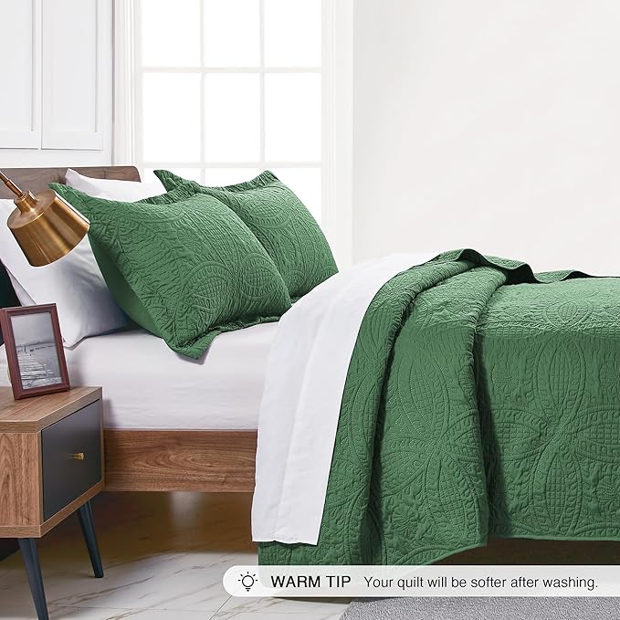 Love's cabin King Size Quilt Set Olive Green Bedspreads - Soft Bed Summer Lightweight Bedspread Comforter - Modern Style Coin Pattern Coverlet for All Season - 3 Pieces (1 Quilt, 2 Pillow Shams)