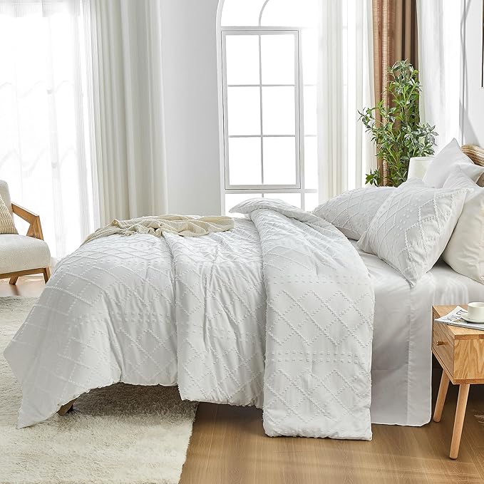 Nesker Boho King Comforter Set - 7 Pcs Tufted Whilt Bedding Sets, Soft Cozy Chic Bed in a Bag, Vintage Shabby Bed Set All Season with Comforter, Fitted Sheet, Flat Sheet & Pillowcases