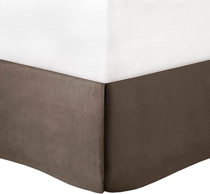 Madison Park Bellagio Cozy Comforter Set - Luxurious Jaquard Traditional Damask Design, All Season Down Alternative Bedding with Matching Shams, Decorative Pillow, King(104"x92"), Brown/Gold 7 Piece