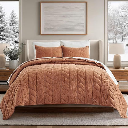 EVERGRACE 3 Pieces Luxurious Velvet King Quilts, Ultra Soft Lightweight Velvet Comforter Set, Matelasse Oversized Bedspread Coverlet for All Season with 2 Shams, Burnt Orange, 108"x96"