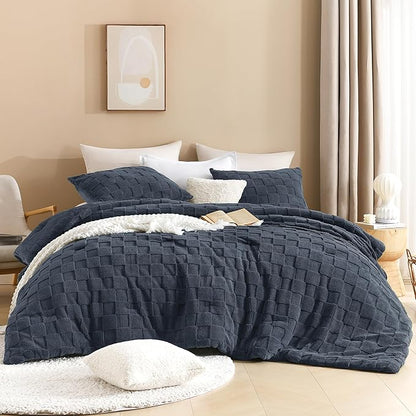 Litanika King Size Fluffy Comforter Set Navy,3 Pieces Warm Sherpa Fleece Winter Bedding Set,Jacquard Checkered Plush Fuzzy Bed Set(1 Comforter, 2 Pillowcases)