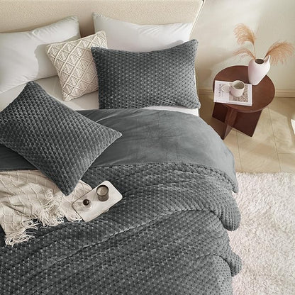 Petrichor Fluffy Twin Comforter Set - Ultra-Soft Gray Flannel Thick Comforter for Queen Bed, Luxury Warm Bedding Set for Winter & Fall, Cozy Fuzzy Bed Set 2 Pieces (1 Comforter & 1 Pillowcase)