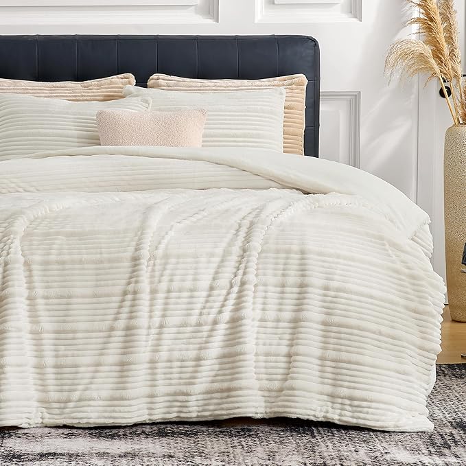 Amélie Home Premium Fleece King Size Comforter Set,Soft Fuzzy Striped Flannel Bedding Set for Winter, 3 Pieces, 1 Cozy Comforter with 2 Pillowcases, Ivory, 106"x90"
