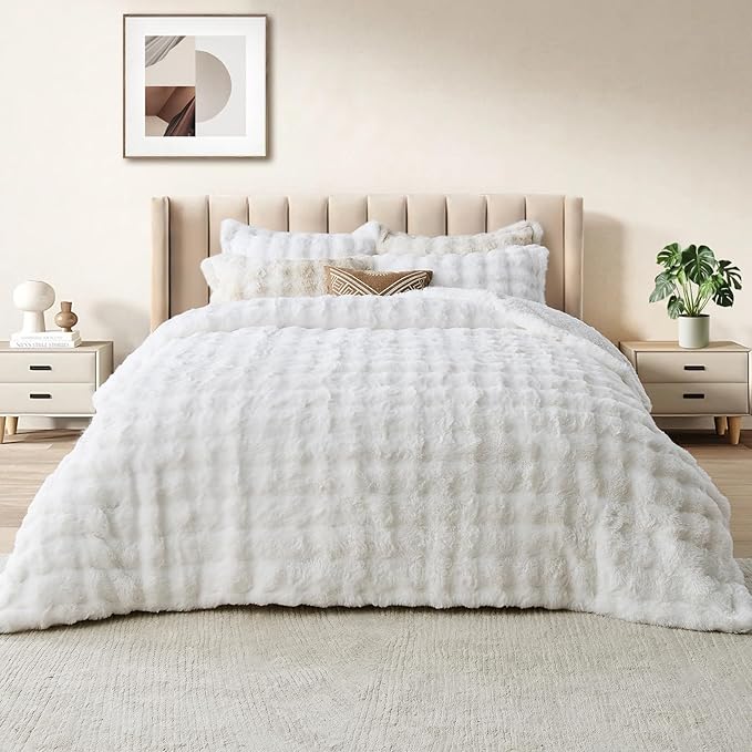 DAICO 3 Pieces Fluffy Faux Rabbit Fur Comforter Set Queen Size White Plush Fuzzy Bubble Comforter Bedding Set Warm Cozy Bedding Comforter Sets for Winter, 1 Comforter and 2 Pillowcases