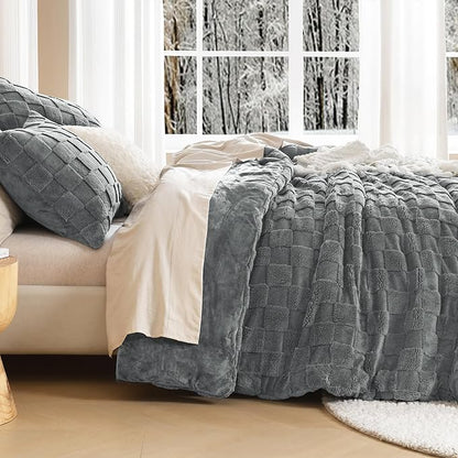 Litanika Fluffy Full Size Comforter Set Light Grey，3 Pieces Warm Sherpa Fleece Winter Bedding Set, Jacquard Checkered Plush Fuzzy Bed Set(1 Comforter, 2 Pillowcases)
