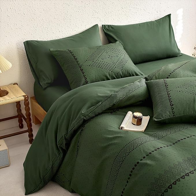 Wake In Cloud - Boho Comforter Set, Farmhouse Bohemian Western Aztec Neutral Aesthetic, Soft Lightweight Bedding, 3 Pieces, Dark Olive Green, Queen Size