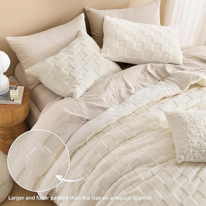 Litanika Fluffy Twin Size Comforter Set Beige, 3 Pieces Warm Sherpa Fleece Winter Bedding Set, Jacquard Checkered Plush Fuzzy Bed Set(1 Comforter, 2 Pillowcases)