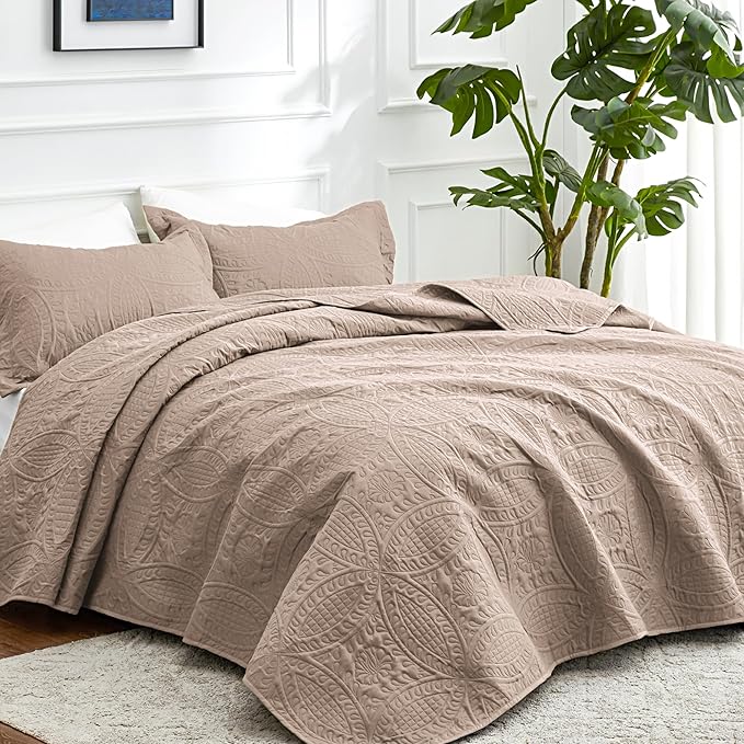 Love's cabin Quilts for Queen Bed Burlwood Bedspreads Bedding Set - Lightweight Bedspread Comforter - Coin Pattern Bedding Coverlet for All Season - 3 Pieces (1 Quilt, 2 Pillow Shams)