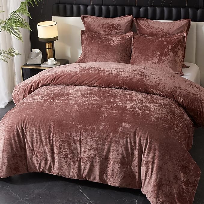 Ivellow Crushed Velvet Comforter Set King, Lightweight Comforter Set, 5pcs Ultra Soft Breathable Pink Comforter Set, Luxury Cozy Flannel Comforter King Size (1 Comforter,2 Pillow Shams, 2 Euro Shams)