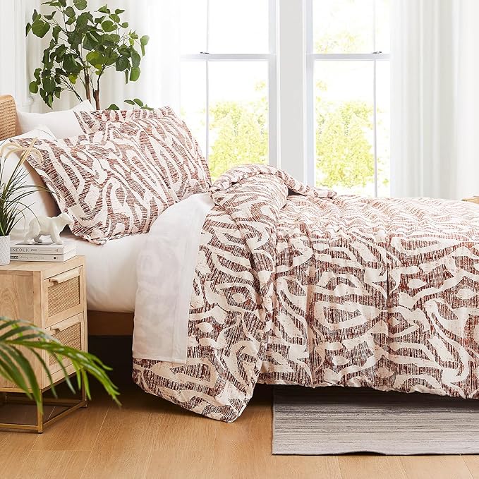 Southshore Fine Living, Inc. Oversized King Size Comforter Bedding Set, Down Alternative Filling, Modern Abstract Bed Spread, California/King Comforter & Matching Shams, Rust Khari