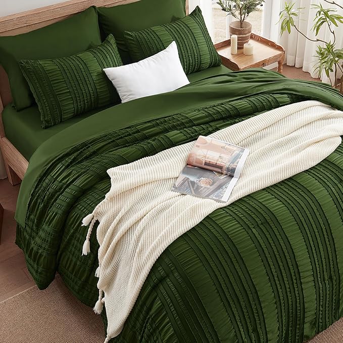 Dark Green Tufted Textured Comforter Set Queen Size, 7 Piece Bed in a Bag，Shabby Chic Boho Bedding for Bedroom Comforter，All Season Soft Microfiber Ruffle Comforter Set with Pillow and Sheets