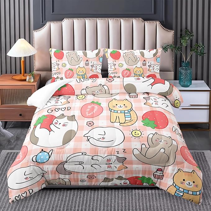 Kawaii Comforter Set for Girls Kids Kawaii Cat 3 Pieces Bedding Set Queen Size,Cartoon Strawberry Bed Set Quilts Set Lightweight Soft Microfiber Warm Down Alternative All Season With 2 Pillowcase