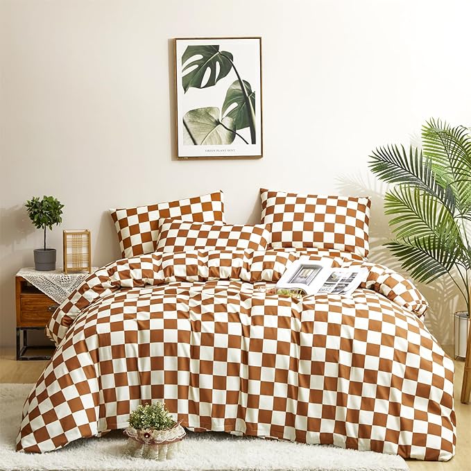 CLOTHKNOW Brown Grid King Size Comforter Set Plaid Bedding Comforter Sets Soft Checker Caramel Comforter with 2 x Pillow Cases