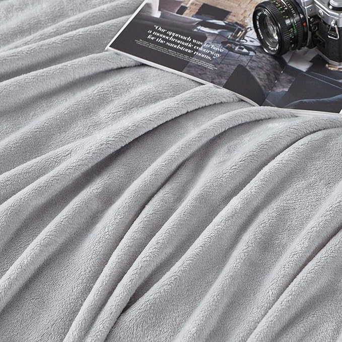 Hansleep Fleece Light Grey King Blanket, Super Soft Flannel Fuzzy Plush Cozy Blanket for All Seasons, Light Grey, King 90x108 Inches