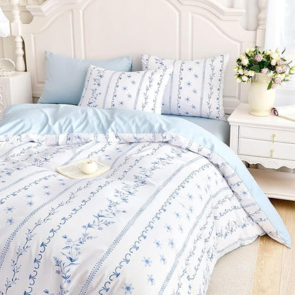 Wake In Cloud - Shabby Chic Comforter Set, Cottagecore Floral Romantic Charming Style with Botanical Stripe Pattern, Soft Lightweight Bedding, 3 Pieces, Blue White, Queen Size