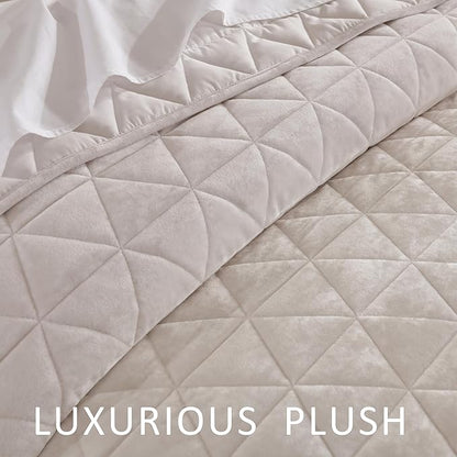 Homzard Velvet King Size Comforter Set, Luxury King Quilt, Cream White Bedding Set, Soft Bedspread, Lightweight for All Season
