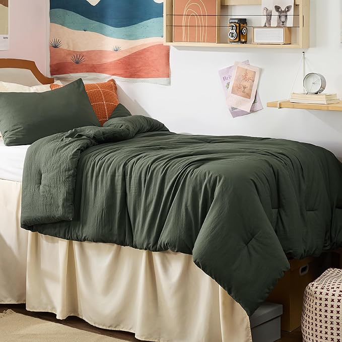 Bedsure Twin/Twin XL Comforter Set, Dark Green Soft Prewashed Bedding for All Seasons, 2 Pieces GentleSoft™ Bed Set, 1 Lightweight Comforter (68"x88") and 1 Pillowcase (20"x26")