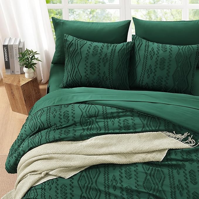 Queen Comforter Set Emerald Green, Tufted Boho Bedding Farmhouse Dark Green Bed Set, All Season 7 Pieces Bed in a Bag with Sheets, Pillowcases & Shams