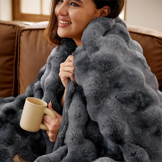 Bedsure GentleSoft Fluffy Fuzzy Twin Blanket, Soft Cozy Fleece Faux Fur Blanket, Pink Decorations Minky Velvet Couch Cover, Thick Warm Plush Women Men Birthday Gifts, 870GSM, Tie-dye Grey