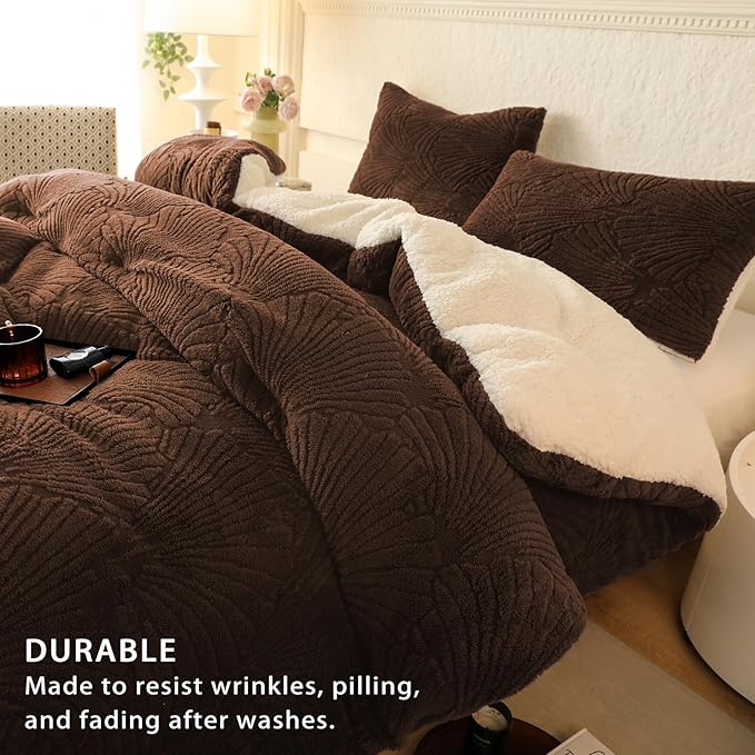 Seashell Jacquard Sherpa Comforter Set Warm Cozy Premium Bedding 3 Pieces, Full/Queen Size Geometric Pattern Quilt Comforter with 2 Pillowcases(90"X90" Coffee)