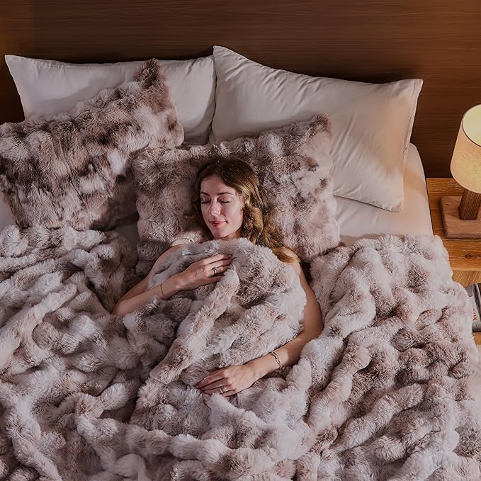 Lotus Karen Faux Fur Full Comforter Set – Big Bubble Faux Rabbit Fur Fluffy Beige Comforter Full Size, Warm Cozy Fuzzy Bed Set 3 Pieces, 1 Comforter and 2 Pillowcases