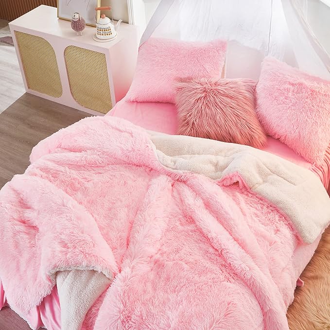 UOZZI BEDDING Pink Faux Fur Comforter Set Queen 3 Pieces - 1 Shaggy Comforter Set 90x90 and 2 Pillowcases, Ultra Soft and Easy Care Luxury Plush Shaggy Duvet Set for Girls Women Princess Style