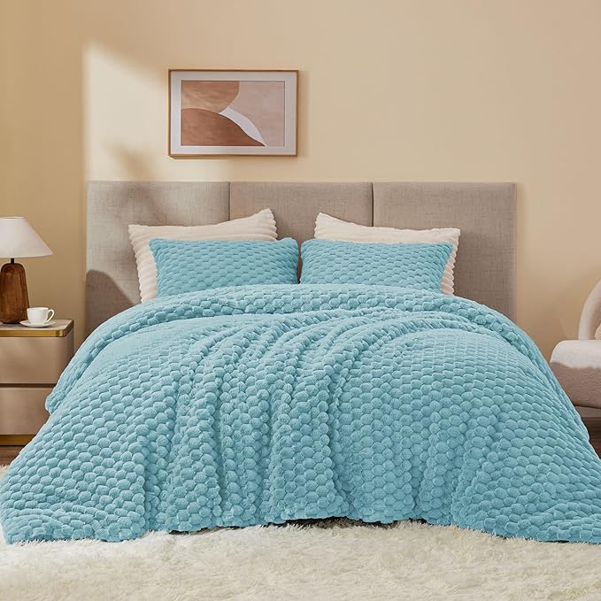BEDELITE Fluffy Queen Comforter Set - Dusty Blue Fleece Soft Comforter for Queen Size Bed, Luxury Warm Bedding Set for Winter, Fuzzy Bed Set 3 Pieces (1 Comforter, 2 Pillowcases)