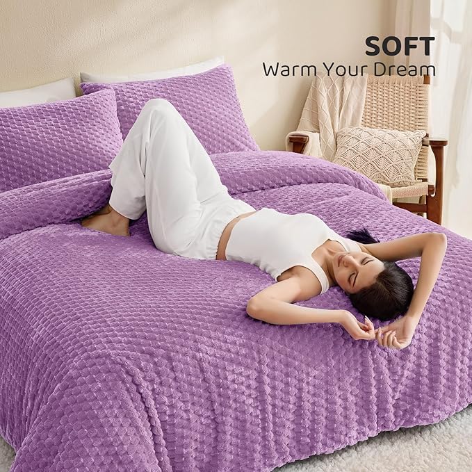 Petrichor Fluffy Queen Comforter Set - Ultra-Soft Lavender Flannel Thick Comforter for Queen Bed, Luxury Warm Bedding Set for Winter & Fall, Cozy Fuzzy Bed Set 3 Pieces (1 Comforter & 2 Pillowcases)