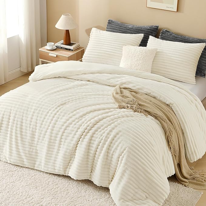 Andency Fleece King Comforter Set, 3 Pieces Beige Comforter Set for King Size Bed, Soft Warm Fluffy Fuzzy Cream Bedding Set for Winter (1 Comforter & 2 Pillowcases)