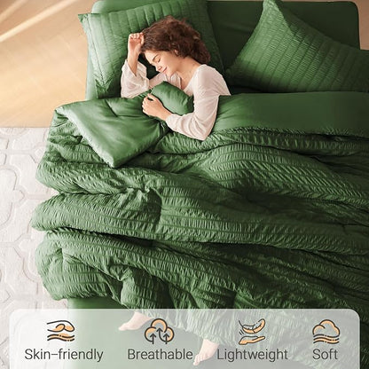 MUXHOMO 7 Pieces California King Comforter Set, Seersucker Bed in a Bag Cal King Size, All Season Luxury Bedding Set with Comforter, Flat Sheet, Fitted Sheet, Pillowcases & Shams, Dark Green
